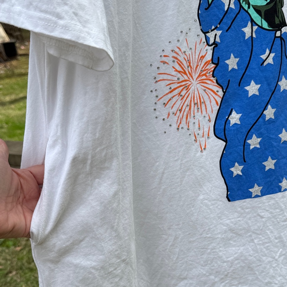 Fantastic Fawn White Graphic Statue of Liberty dress with Blue and Green Print - Picture 8 of 9